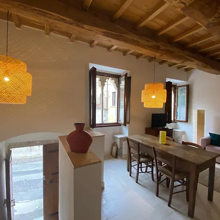 Sotto Le Bifore Apartmán LʼAquila
